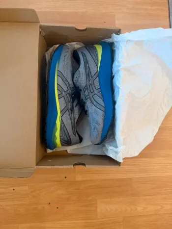 Used Asics Gel-Cumulus 23 Running Shoes