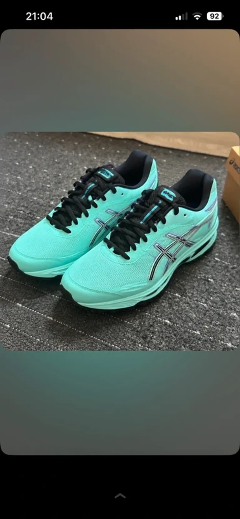 Used Asics Running Shoes bike — image 2 of 4