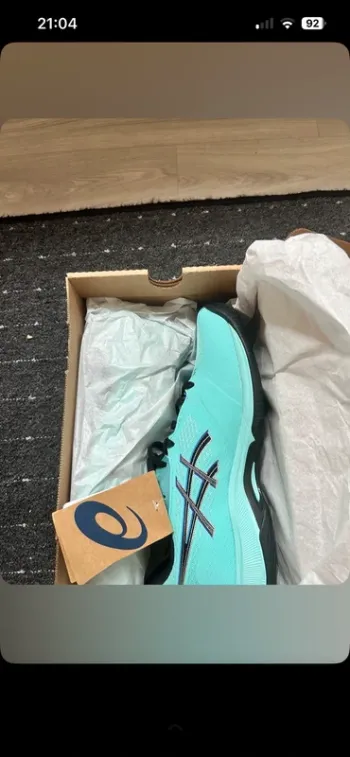 Used Asics Running Shoes bike — image 4 of 4
