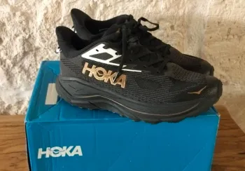 Used Hoka Challenger 8 bike — image 3 of 10