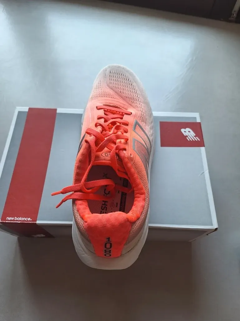 Used New Balance 1080 V14 bike — image 3 of 8