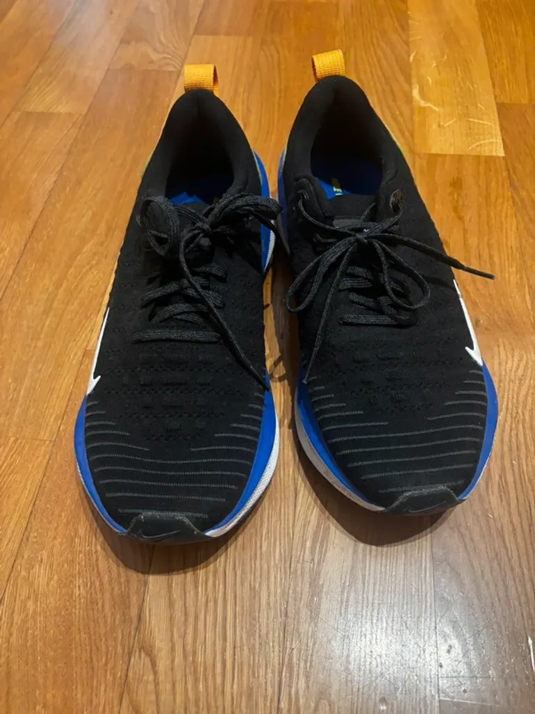 Nike Running Shoes bike usato — immagine 3 di 5