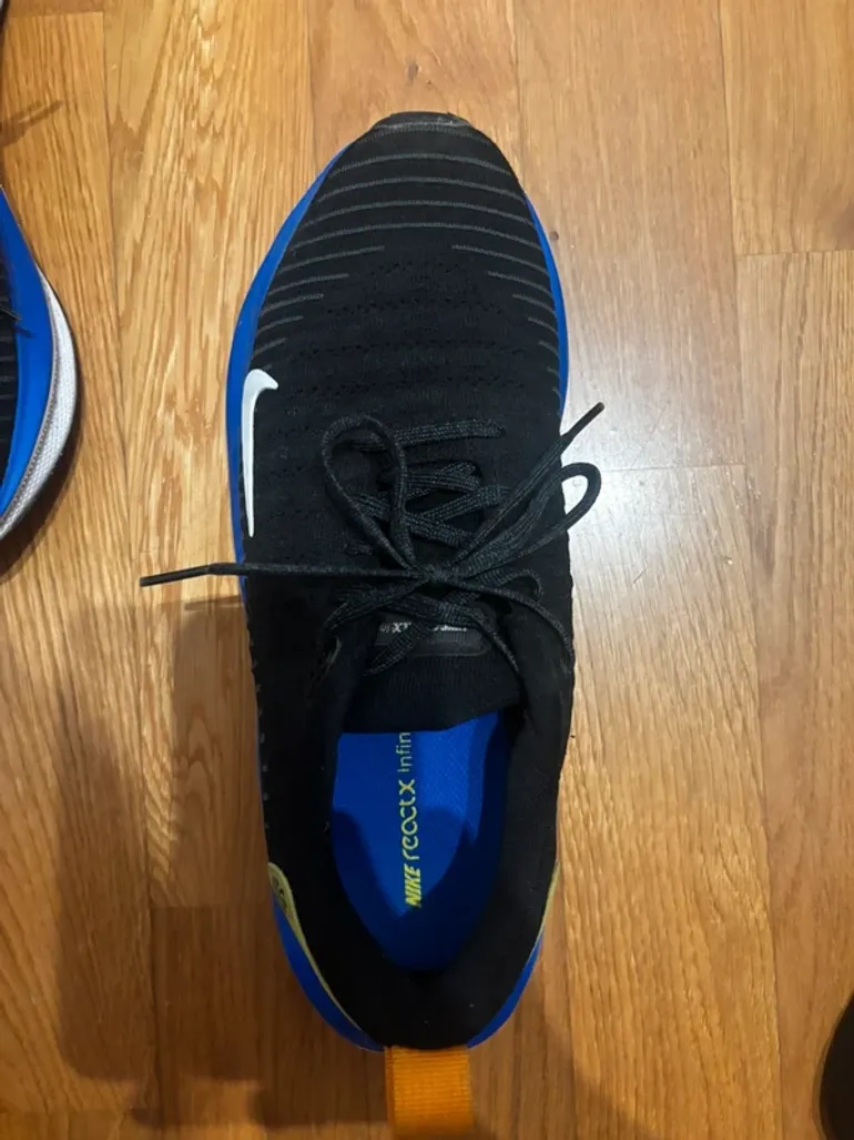 Nike Running Shoes bike usato — immagine 4 di 5