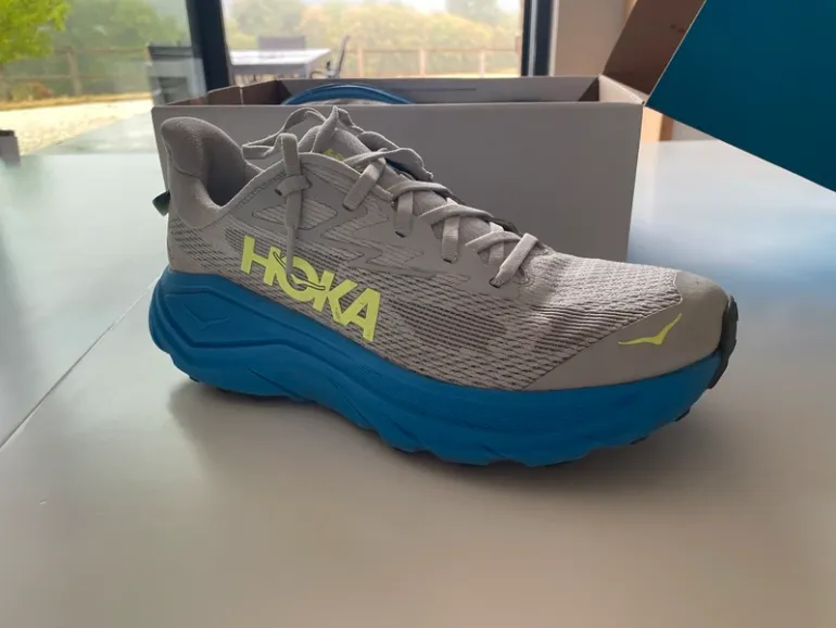 Used Hoka Challenger 8 2026 bike — image 2 of 10