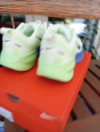 Nike Vomero 18 bike usato — immagine 3 di 9