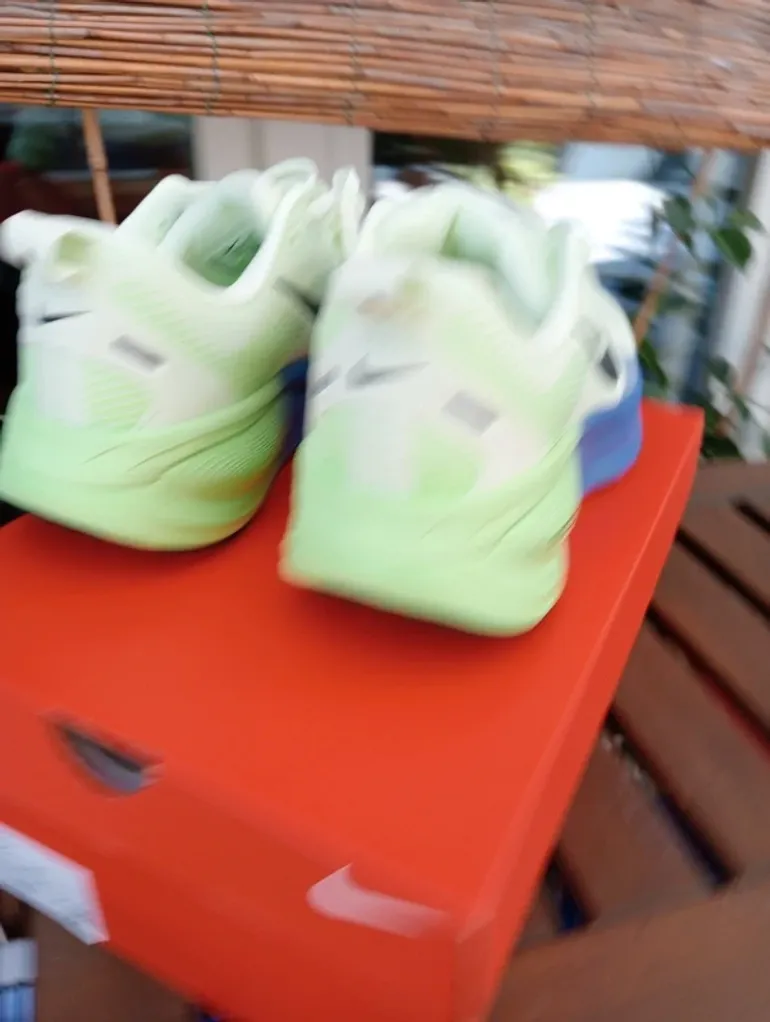 Nike Vomero 18 bike usato — immagine 3 di 9