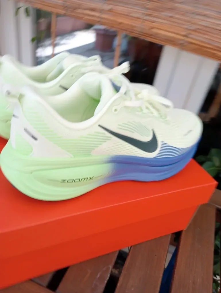 Nike Vomero 18 bike usato — immagine 9 di 9