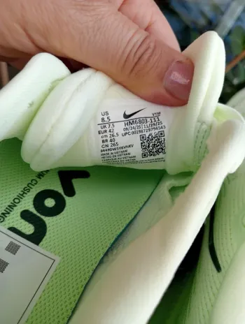 Nike Vomero 18 bike usato — immagine 5 di 9