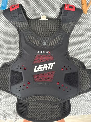 Použité LEATT Airflex Hybrid Knee Guards 2024 Cycling Clothing