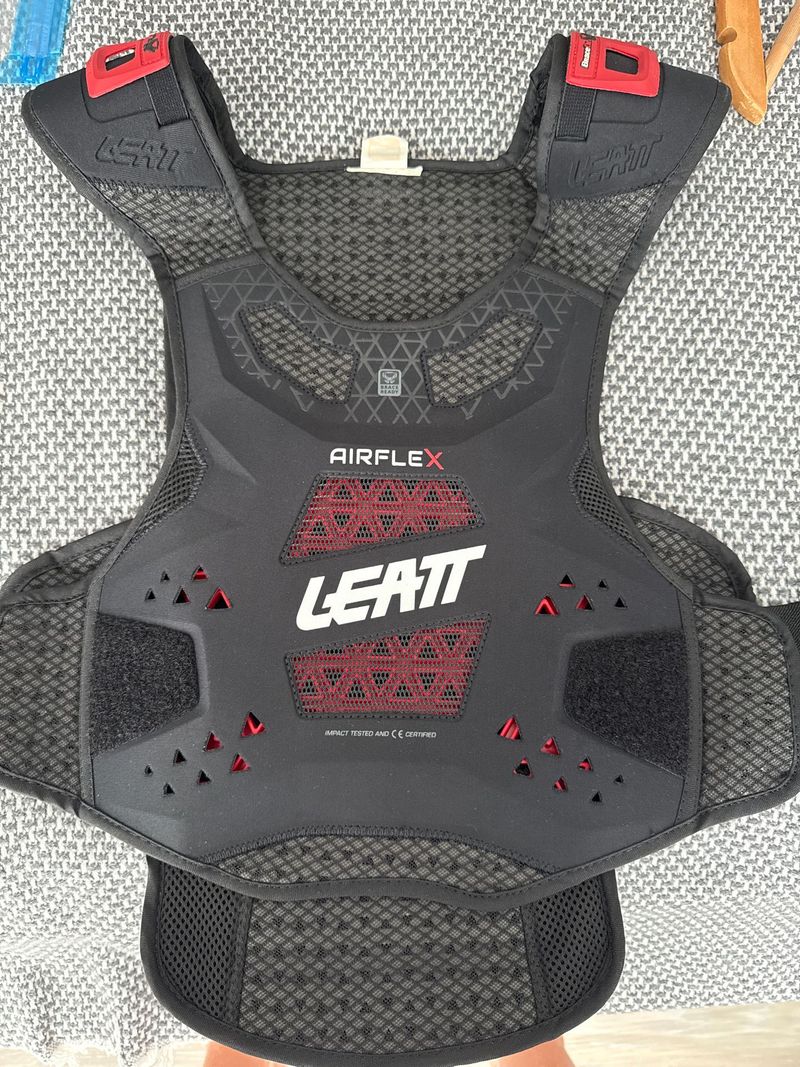Used LEATT Airflex Hybrid Knee Guards 2024 Cycling Clothing