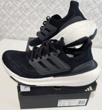 Adidas Ultraboost Light Running Shoes de segunda mano