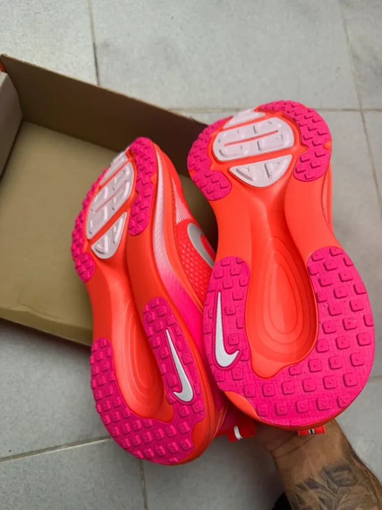 Used Nike Vomero 18 bike — image 5 of 9