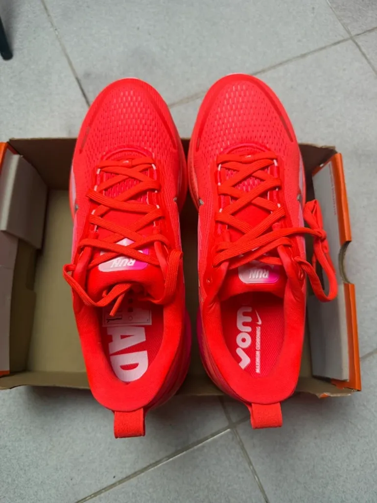 Used Nike Vomero 18 bike — image 2 of 9