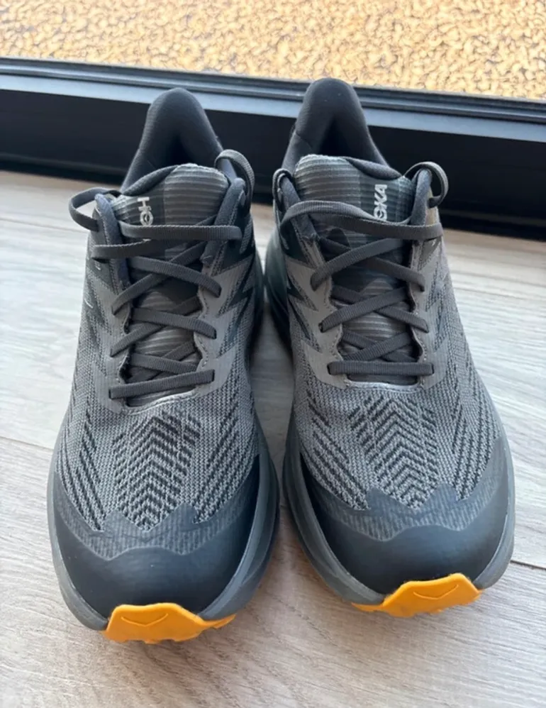 Used Hoka Challenger 8 GTX bike — image 2 of 7