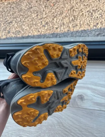 Used Hoka Challenger 8 GTX bike — image 5 of 7