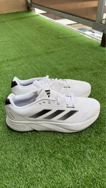 Used Adidas Baskets de sport Running Shoes