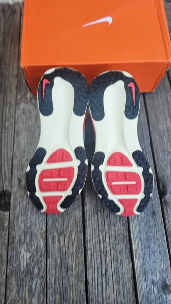 Nike Zoom Vomero 18 bike d'occasion — image 4 sur 9