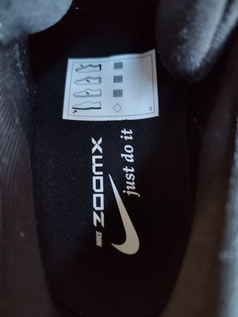 Nike Zoomx Invincible Run 3 bike d'occasion — image 12 sur 15