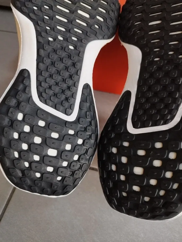 Nike Zoomx Invincible Run 3 bike d'occasion — image 11 sur 15