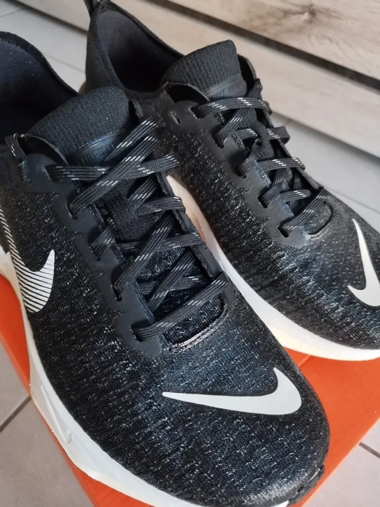 Nike Zoomx Invincible Run 3 bike d'occasion — image 5 sur 15