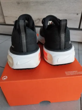 Nike Zoomx Invincible Run 3 bike d'occasion — image 6 sur 15
