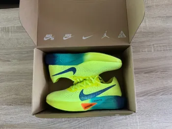Nike ZoomX Vaporfly Next% 3 bike d'occasion — image 7 sur 8