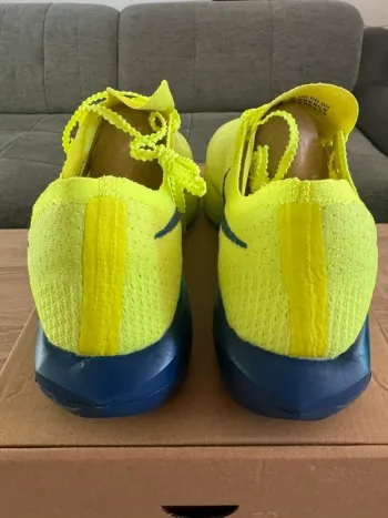 Nike ZoomX Vaporfly Next% 3 bike d'occasion — image 3 sur 8