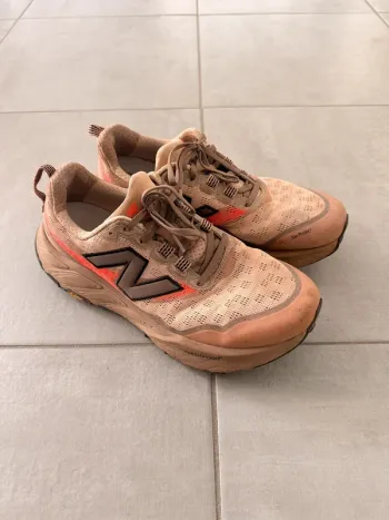 Used New Balance Fresh Foam X Hierro v9 bike — image 3 of 7