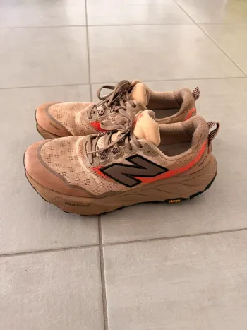 Used New Balance Fresh Foam X Hierro v9 bike — image 4 of 7