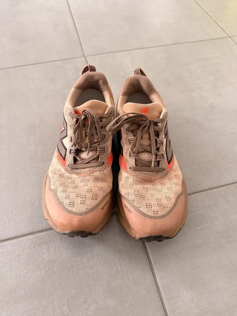 Used New Balance Fresh Foam X Hierro v9 bike — image 5 of 7