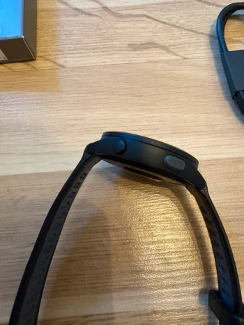 Used Garmin Forerunner 165 Music bike — image 3 of 4