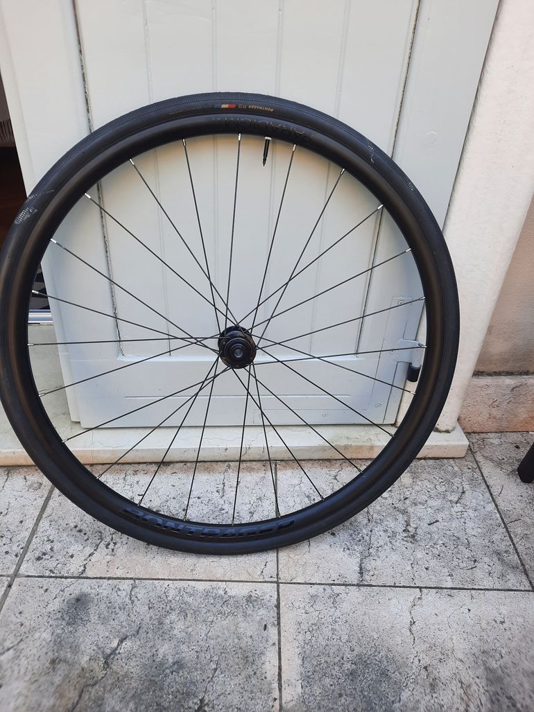 Used Bontrager Paradigm SL + Aeolus Pro 3 Wheels bike — image 4 of 4
