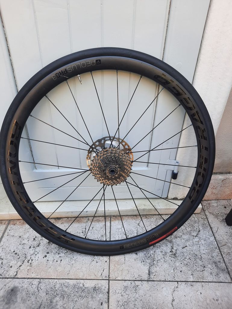 Used Bontrager Paradigm SL + Aeolus Pro 3 Wheels bike — image 2 of 4