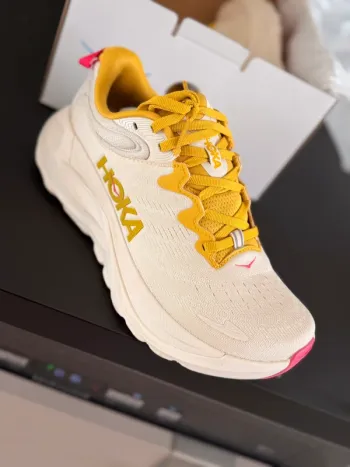 Used Hoka Running Shoes bike — image 3 of 4