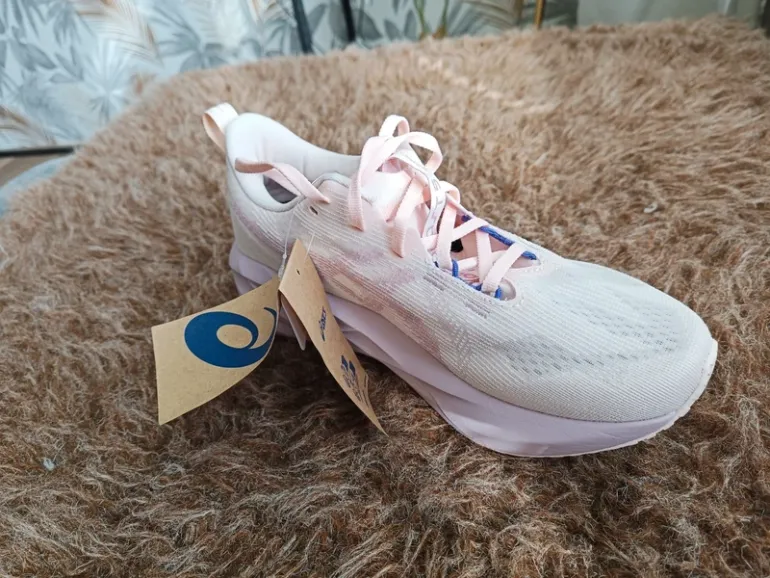 Käytetty Asics Novablast 5 bike — kuva 4 / 6