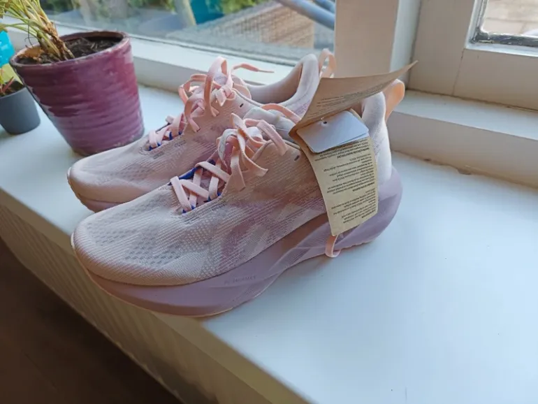 Käytetty Asics Novablast 5 bike — kuva 5 / 6
