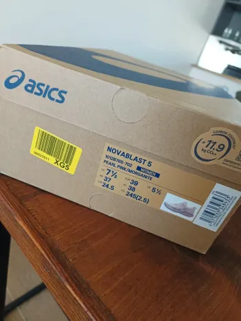 Käytetty Asics Novablast 5 bike — kuva 2 / 6