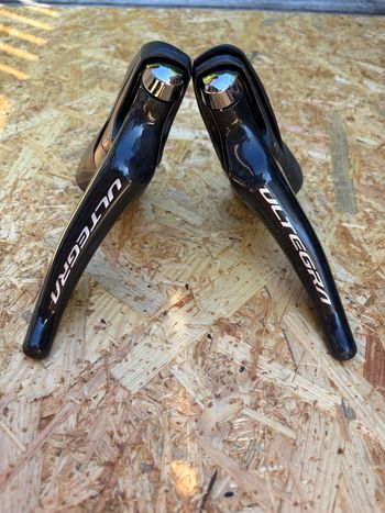 Brugt Shimano Ultegra R8000 Shifters 2019 Drivetrain & Pedals