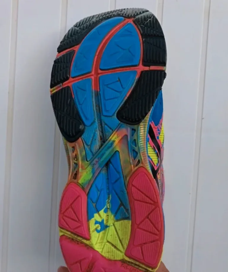 Used Asics Running Shoes bike — image 3 of 10