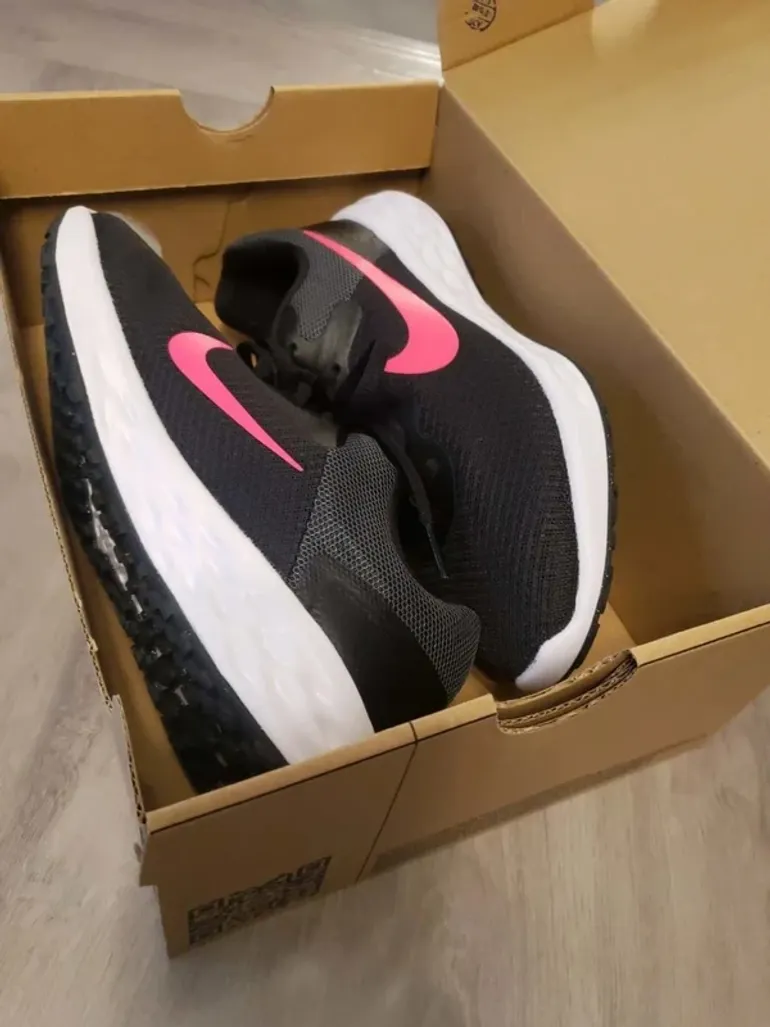 Rose Nike Running Schuhe bike usato — immagine 14 di 30