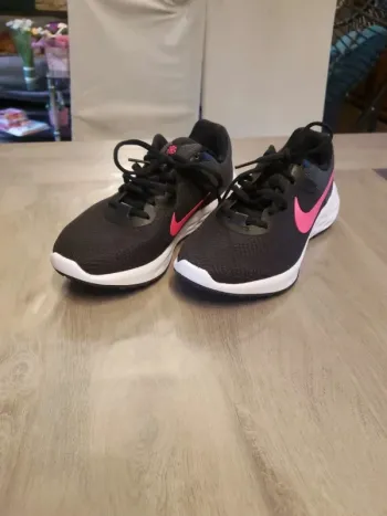 Used Rose Nike Running Schuhe Running Shoes