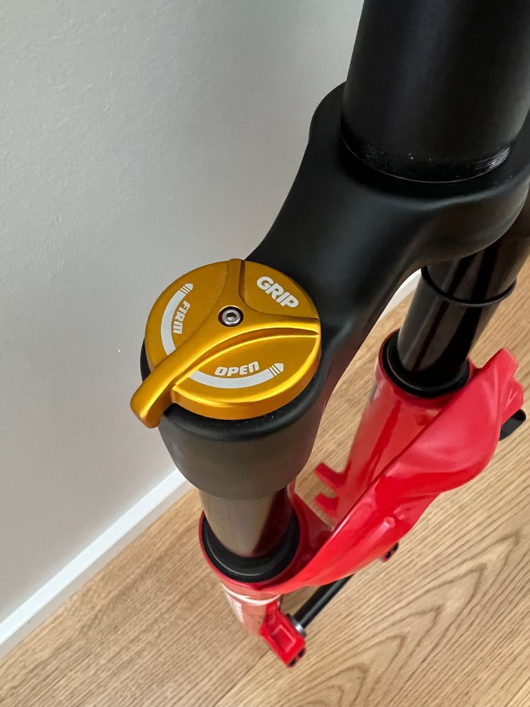 Used Marzocchi Bomber DJ Fork bike — image 4 of 12