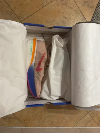 Used Nike ZoomX Vaporfly Next% 4EK bike — image 3 of 6