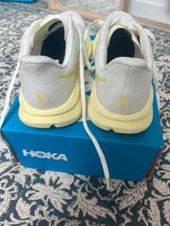 Hoka Mach 6 bike usato — immagine 2 di 4