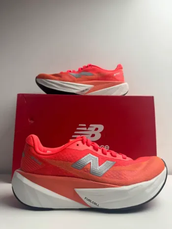 New Balance FuelCell Rebel v5 Running Shoes d'occasion