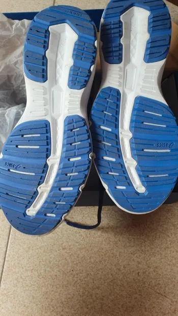 Used Asics Hypergel bike — image 4 of 5