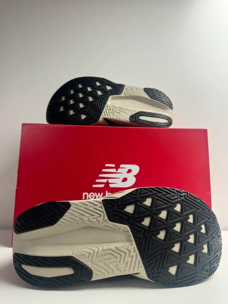 Used New Balance FuelCell Rebel v5 bike — image 2 of 3