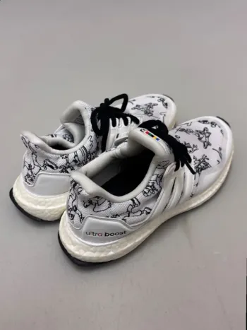 Adidas Ultra Boost Disney Goofy bike d'occasion — image 4 sur 14