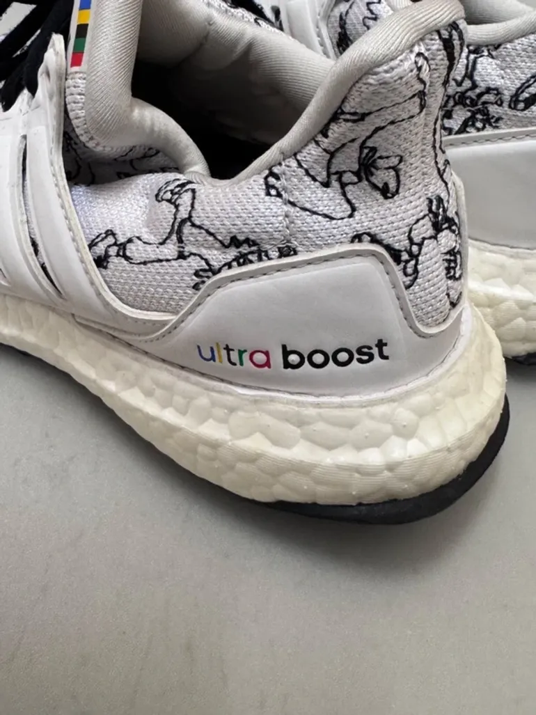 Adidas Ultra Boost Disney Goofy bike d'occasion — image 7 sur 14