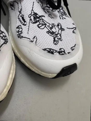 Adidas Ultra Boost Disney Goofy bike d'occasion — image 9 sur 14